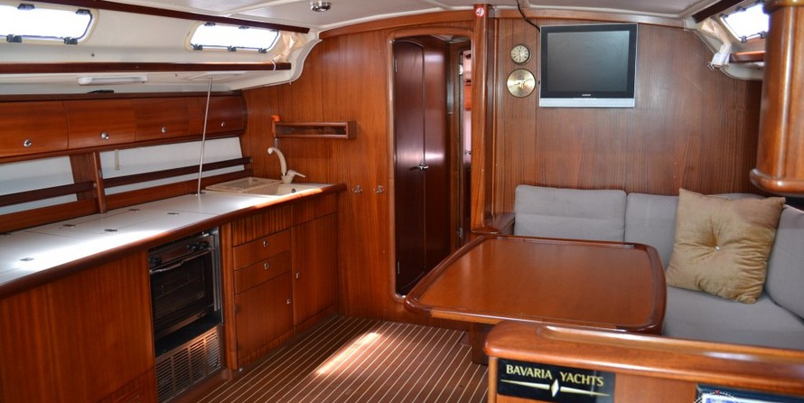 Bavaria 44