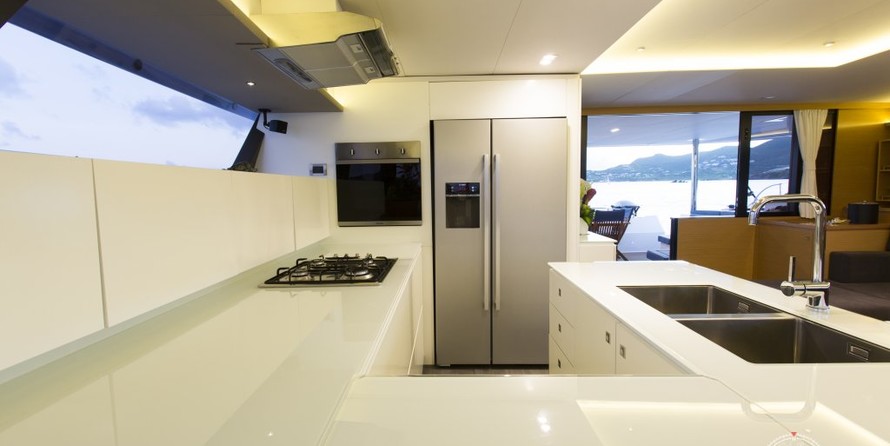 Fountaine pajot victoria 67