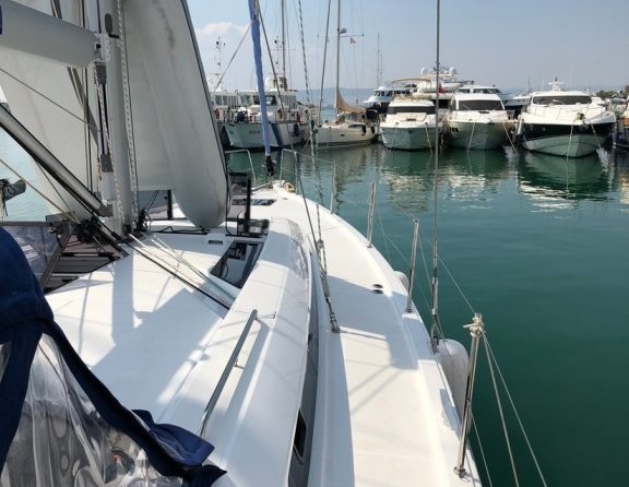Beneteau Oceanis 51.1