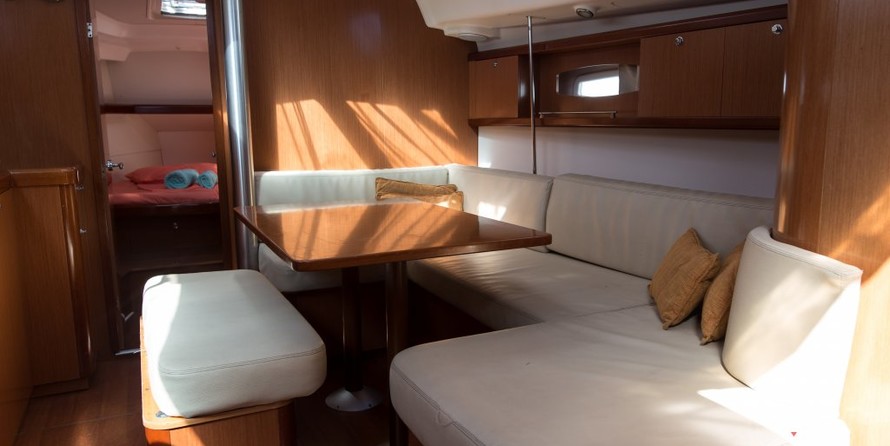 Beneteau Oceanis 40