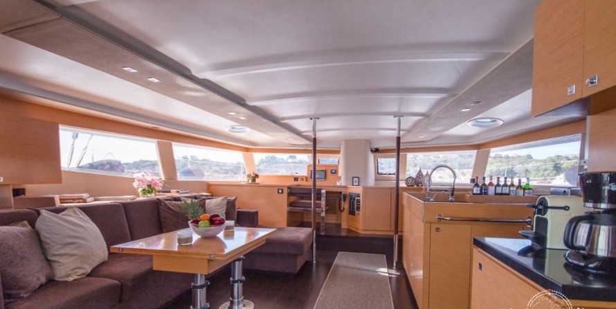 Fountaine Pajot Sanya 57