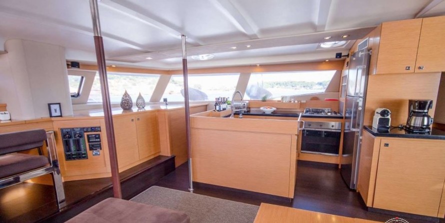 Fountaine Pajot Sanya 57