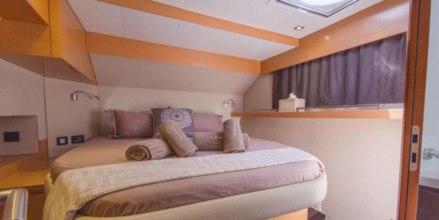 Fountaine Pajot Sanya 57