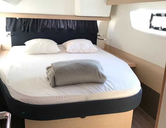 Fountaine Pajot Lucia 40