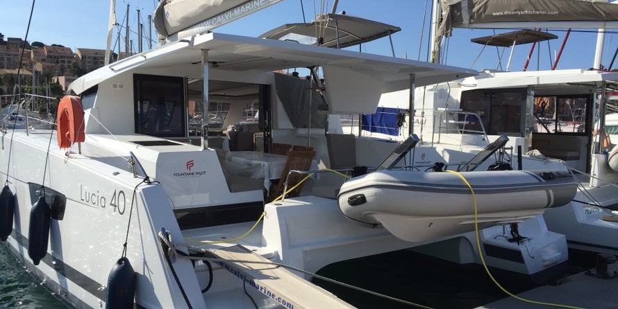 Fountaine Pajot Lucia 40