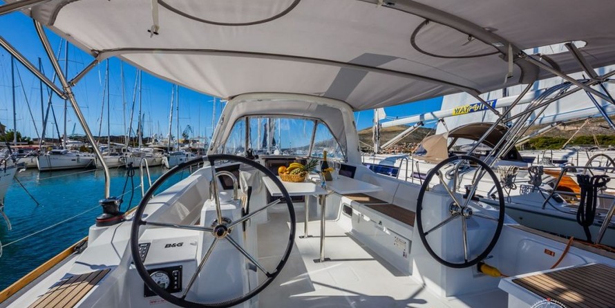 Beneteau Oceanis 38.1
