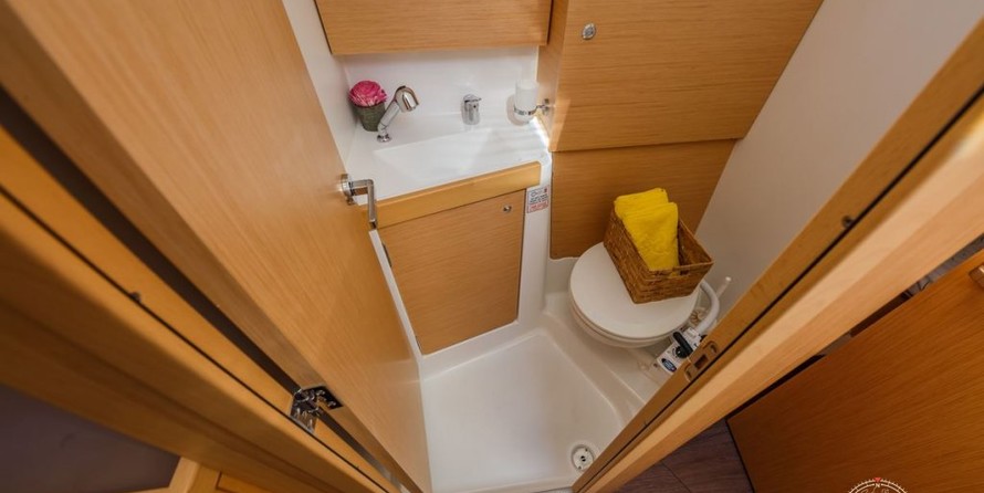 Beneteau Oceanis 38.1