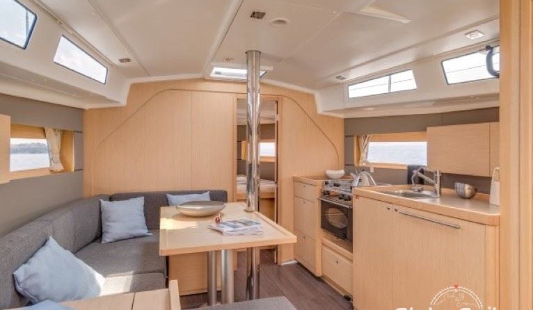 Beneteau Oceanis 38.1
