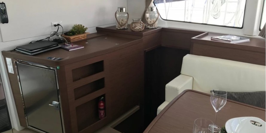 Lagoon 42