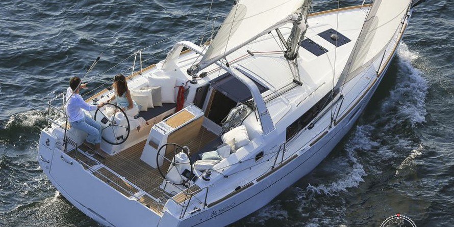 Beneteau Oceanis 35