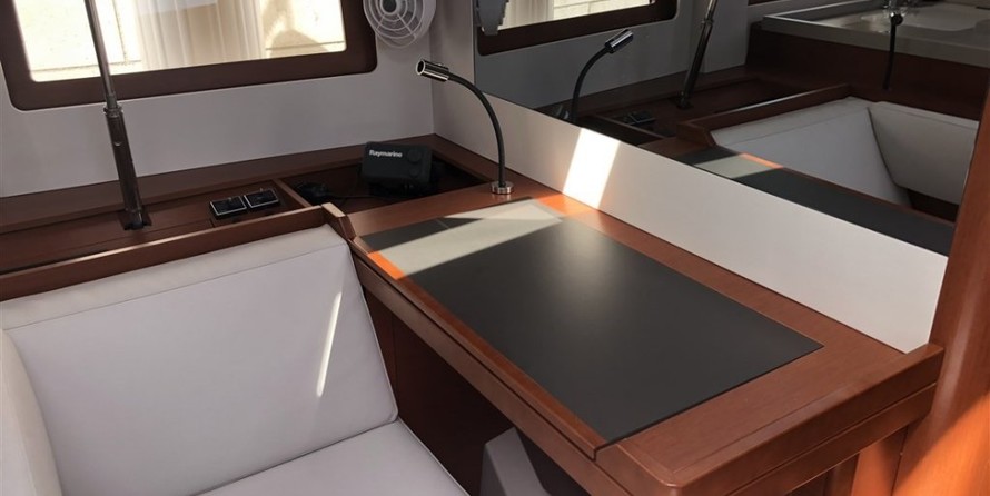 Beneteau Oceanis 51.1