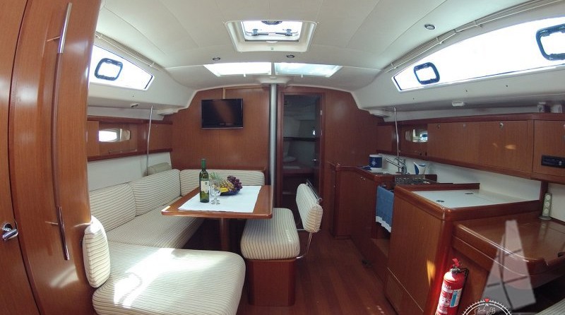 Beneteau Oceanis 43