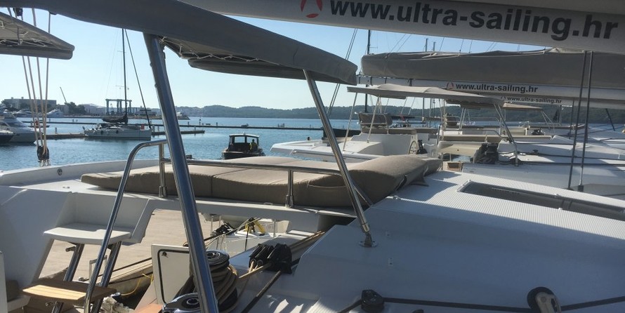Fountaine Pajot Astréa 42