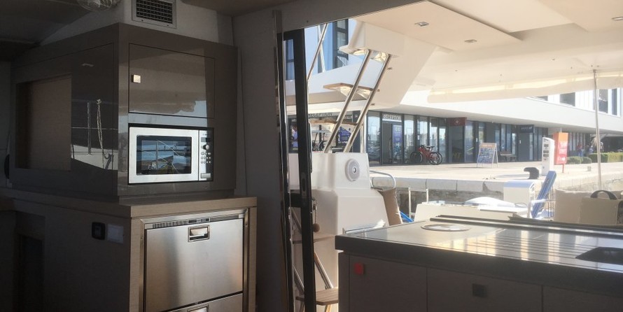 Fountaine Pajot Astréa 42