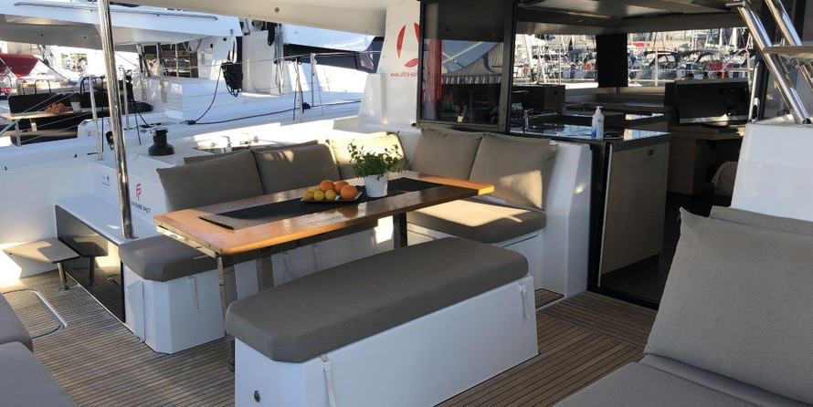 Fountaine Pajot Astréa 42