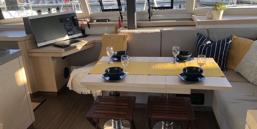 Fountaine Pajot Astréa 42