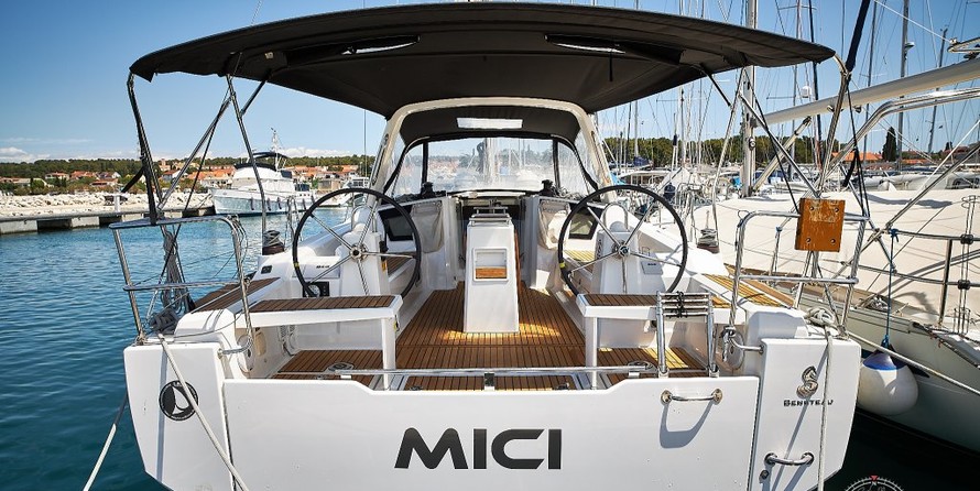 Beneteau Oceanis 38.1