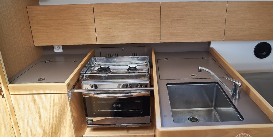 Beneteau Oceanis 38.1