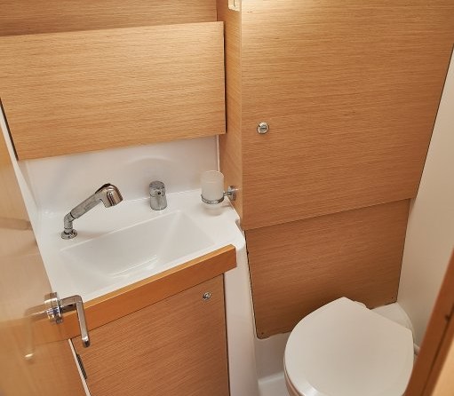 Beneteau Oceanis 38.1