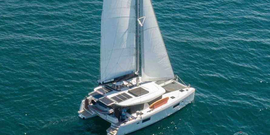 Lagoon 42