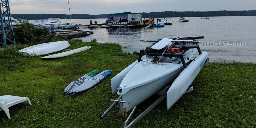 Тримаран Weta