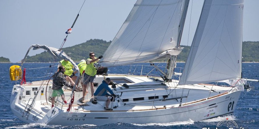 Beneteau First 35