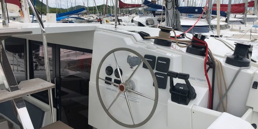 Fountaine Pajot Lucia 40