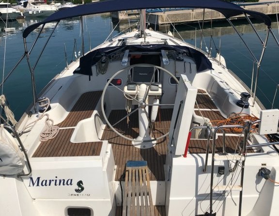Beneteau Oceanis 37