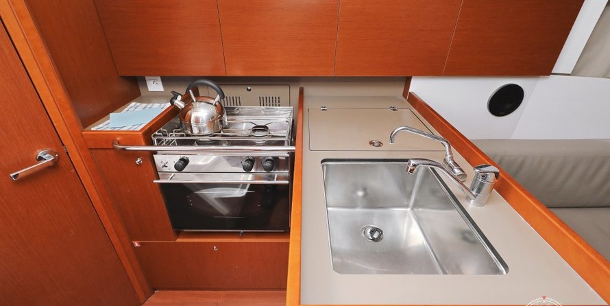 Beneteau Oceanis 35.1