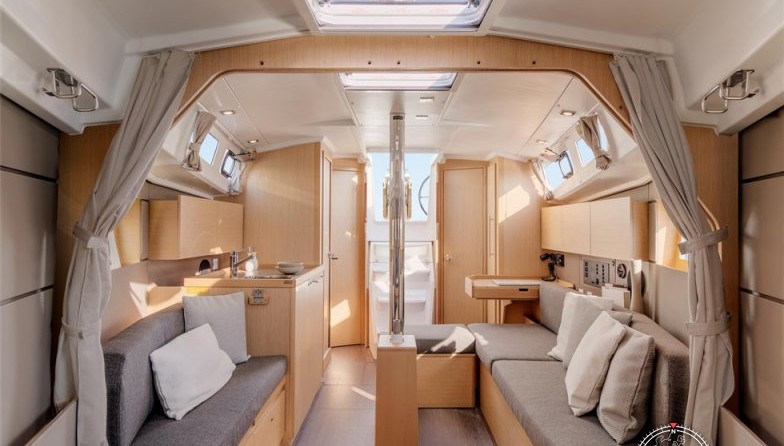 Beneteau Oceanis 35