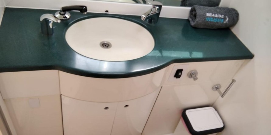 Fountaine Pajot Marquise 56