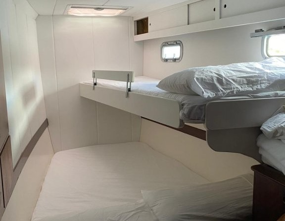 Fountaine Pajot Marquise 56