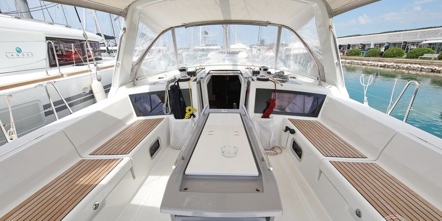 Beneteau Oceanis 48