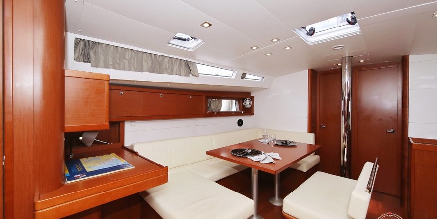 Beneteau Oceanis 48