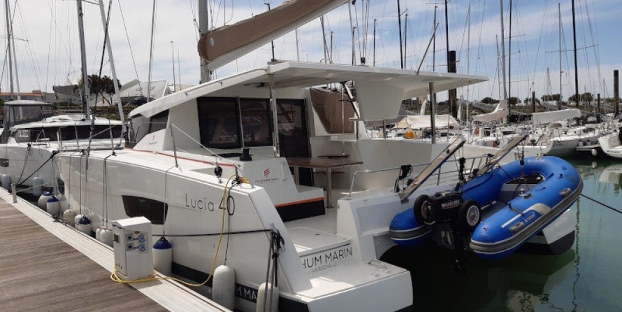 Fountaine Pajot Lucia 40