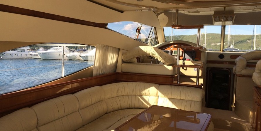 Ferretti 460