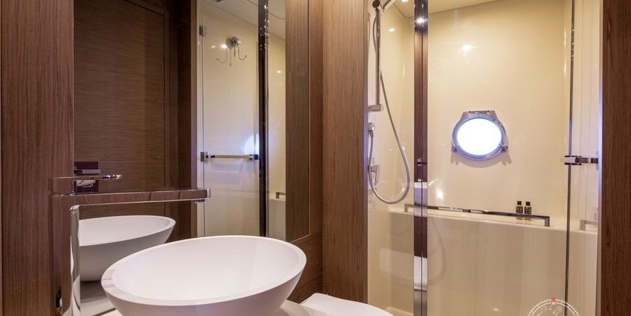 Monte Carlo Yachts 6 Fly