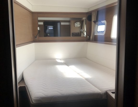 Lagoon 450
