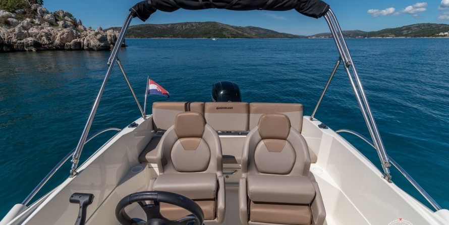 Quicksilver Activ 605 Open