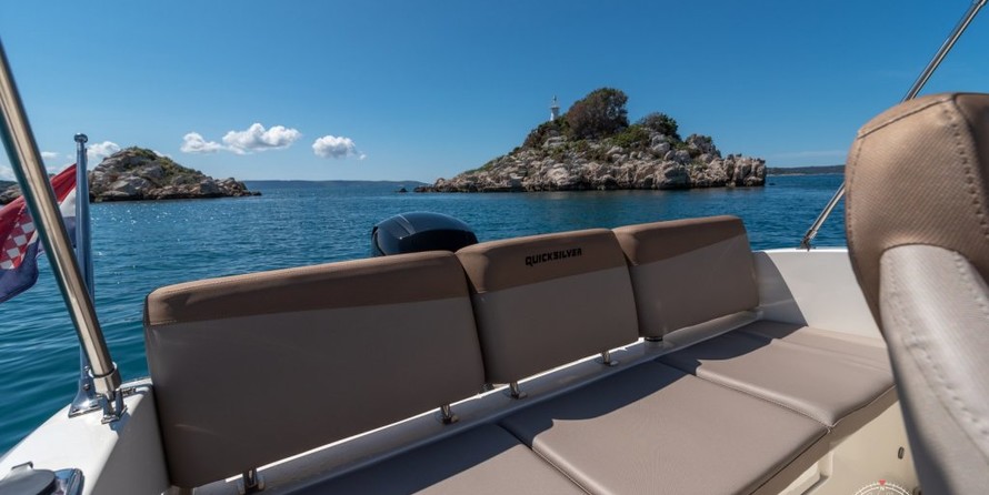 Quicksilver Activ 605 Open