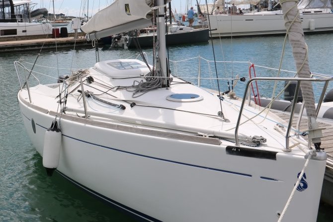Beneteau First 211
