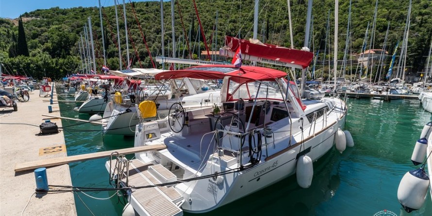 Beneteau Oceanis 45