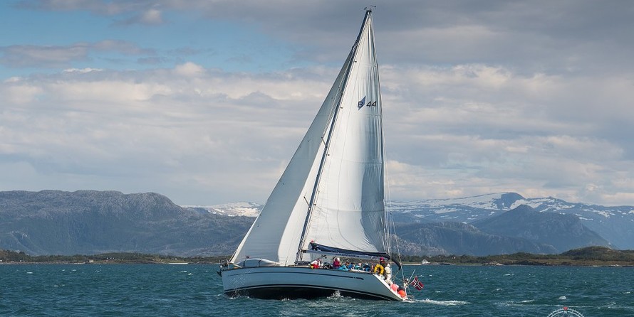 Bavaria 44