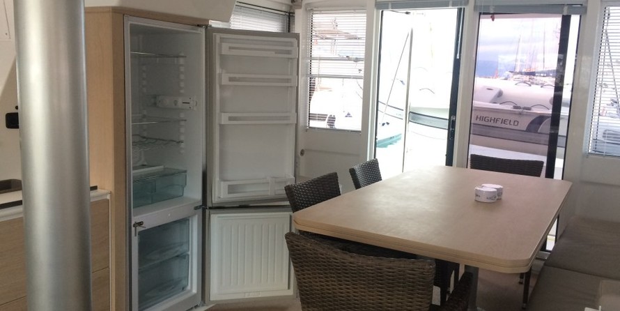 Bali catamarans 4.0 lounge