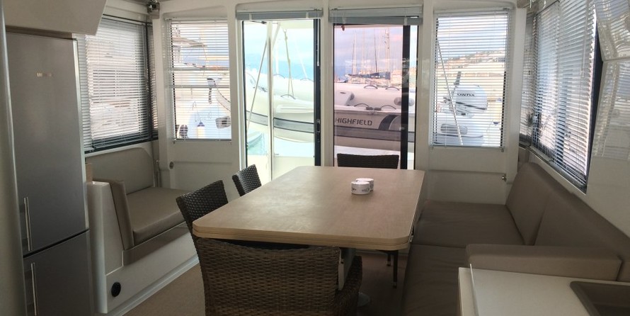 Bali catamarans 4.0 lounge