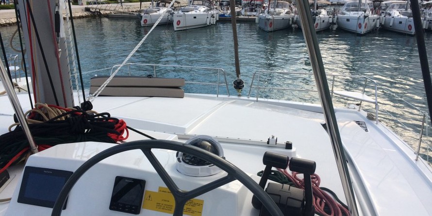 Bali catamarans 4.0 lounge