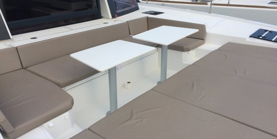 Bali catamarans 4.0 lounge