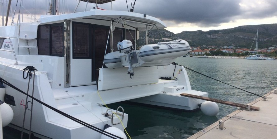 Bali catamarans 4.0 lounge