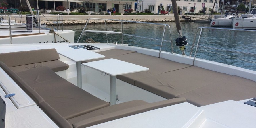 Bali catamarans 4.0 lounge