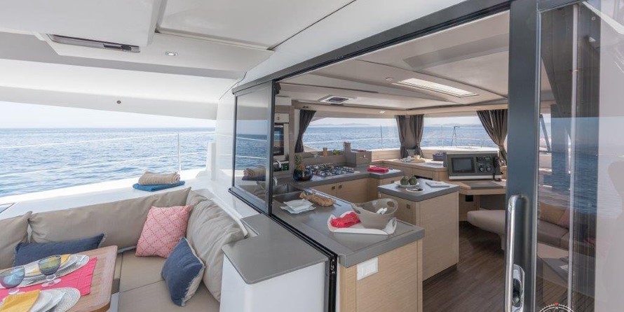 Fountaine Pajot Saona 47